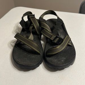 Men’s size 12 Green Chacos with NO toe strap